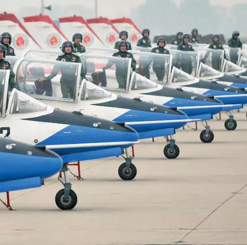 飛翔吧少年——青少年航校之路和大國空軍之路