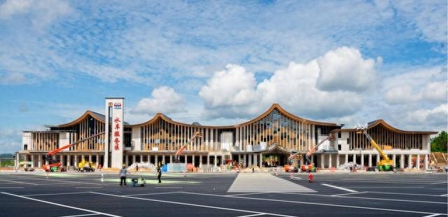 高速服務(wù)區(qū)消費(fèi)真相：你以為薅羊毛，其實(shí)另有隱情？