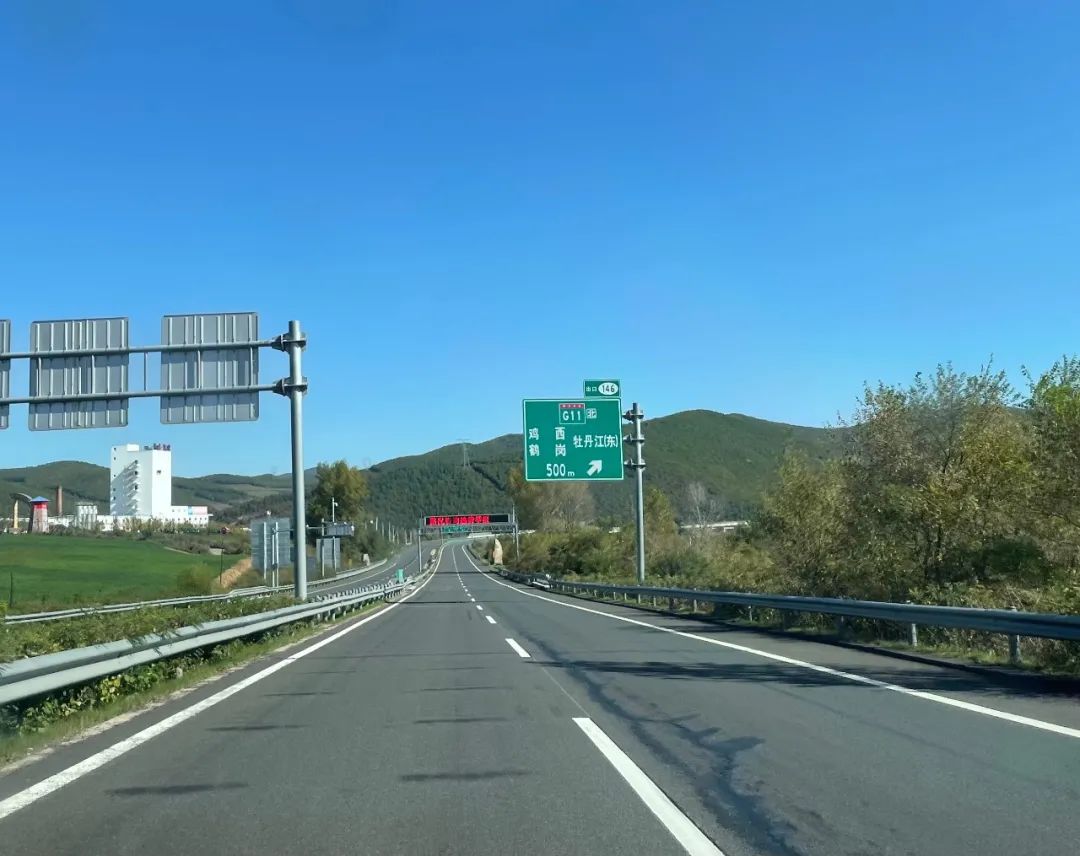 高速路牌那些字母數(shù)字啥意思？快來(lái)和油寶一起學(xué)習(xí)