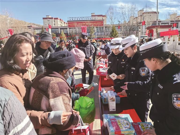 春運(yùn)高峰道路壓力大，拉薩交警全力守護(hù)道路安全與返鄉(xiāng)路