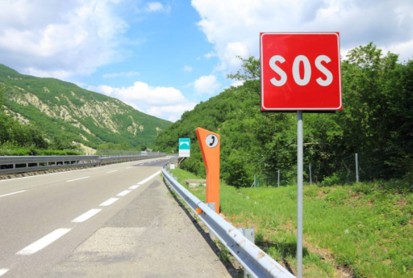 高速服務(wù)電話及122報(bào)警臺(tái)介紹，含各號(hào)碼職責(zé)與運(yùn)行方式