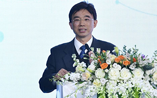 新冠疫情全球高峰期已過，但2021年冬仍有考驗