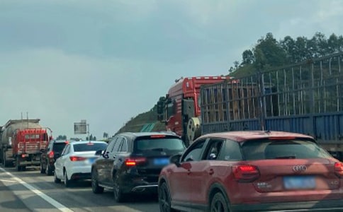高速行車必知20條鐵律，關(guān)乎生命安全，條條都要牢記