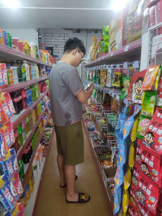 95 后大學(xué)生創(chuàng)業(yè)開小店，父母支持，傳統(tǒng)經(jīng)營(yíng)模式待轉(zhuǎn)型