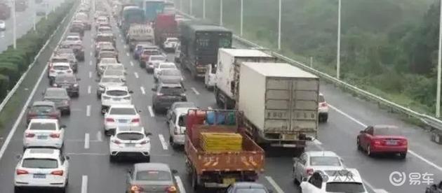 高速免費(fèi)新政變革！5000公里額度下不同人群面臨新挑戰(zhàn)