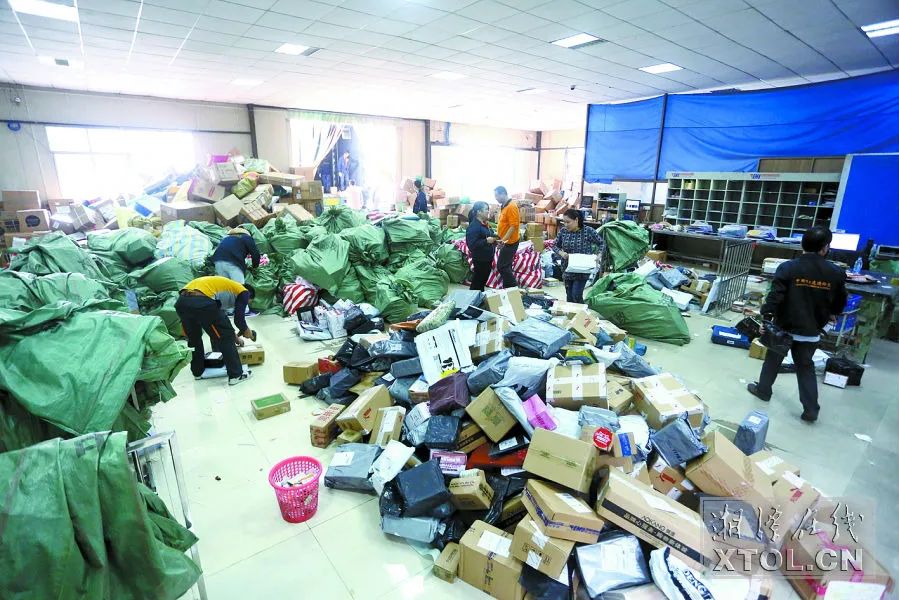 快遞停運消息頻傳，網(wǎng)購囤貨受何影響？記者展開調(diào)查