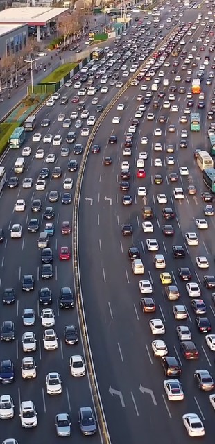 亞洲最大高速收費站春節(jié)返程擁堵，真相究竟如何？