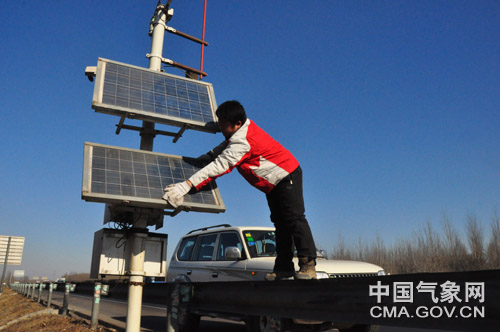 春運高速氣象服務忙：檢測維護站點，保障信息準確及時